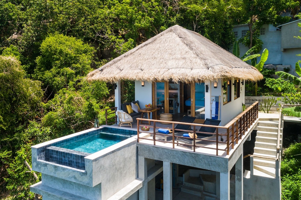C16B - One Bedroom Private Pool Villa with Beach front