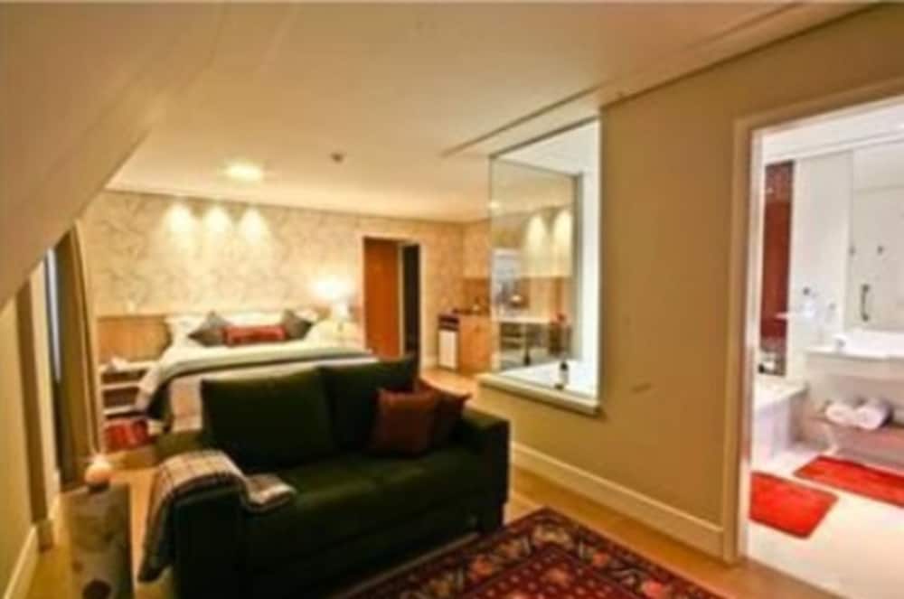 Premium Suite
