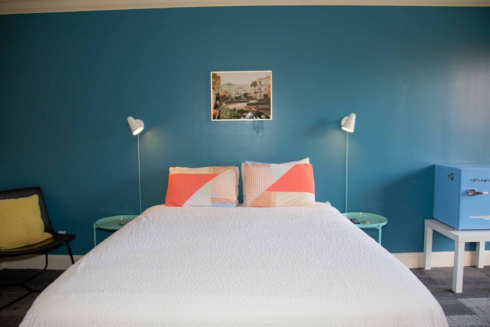 ADA- Queen Room with Ensuite - Photo 3