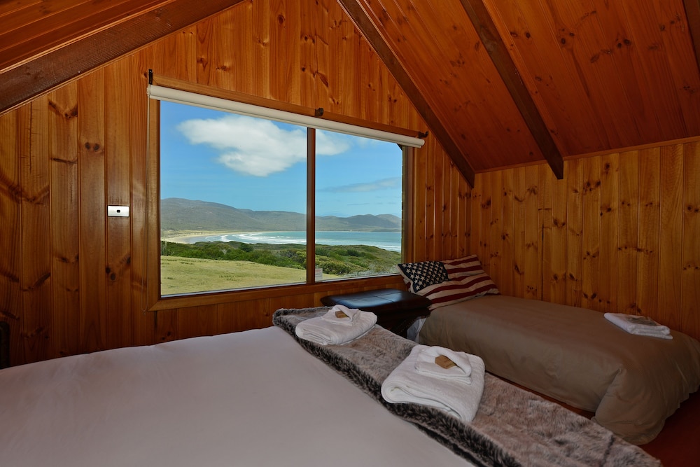 Panoramic House, 3 Bedrooms, Ocean View, Beachfront photo 2