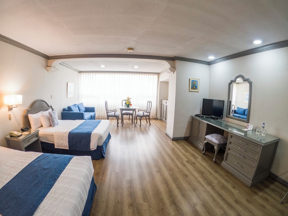 Junior Suite, 2 Double Beds, Kitchenette