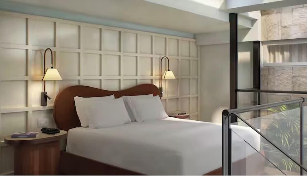 Suite, 1 King Bed