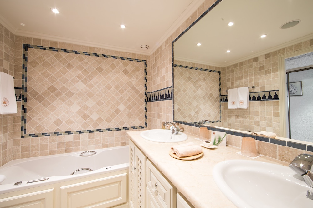 Deluxe Suite, 1 Bedroom photo 2