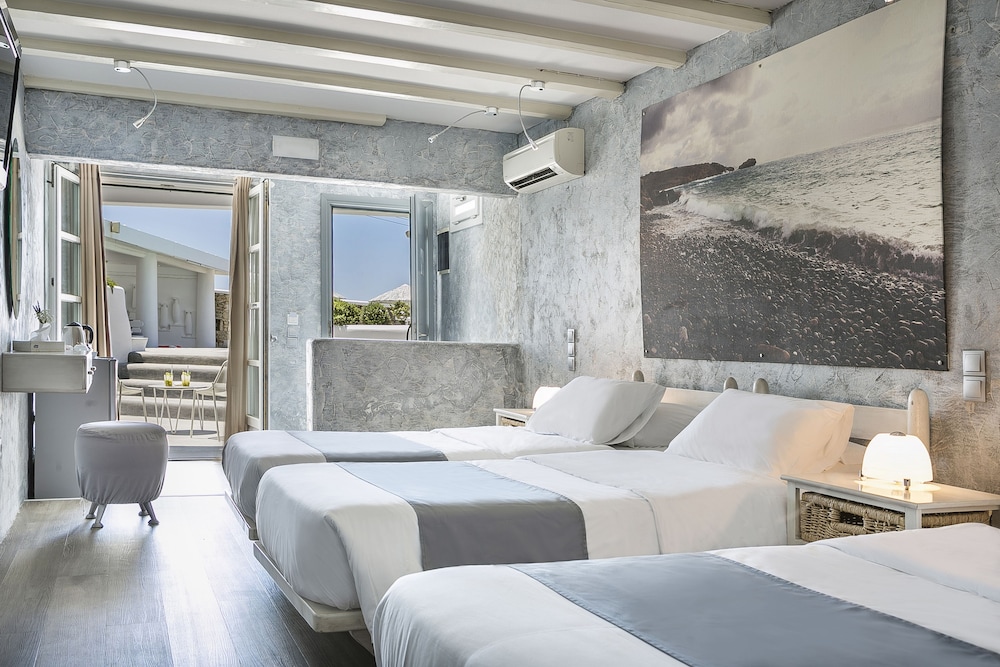 Standard Triple Room, Pool View - Photo 1