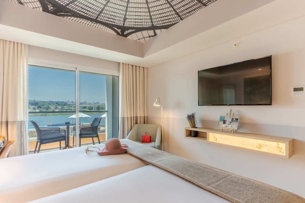 Double or Twin Room, River View