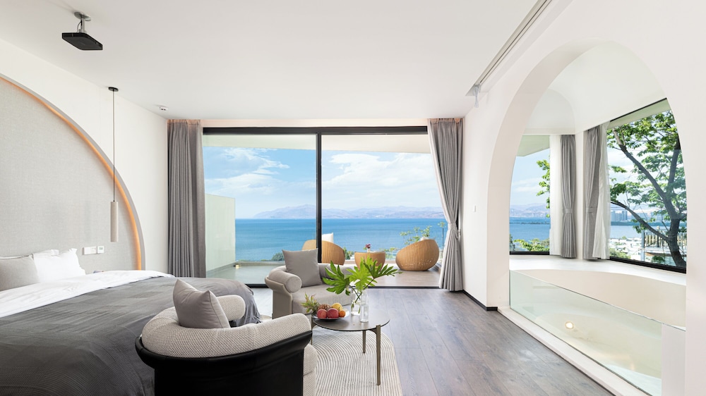 Superior Suite, Garden View photo 1