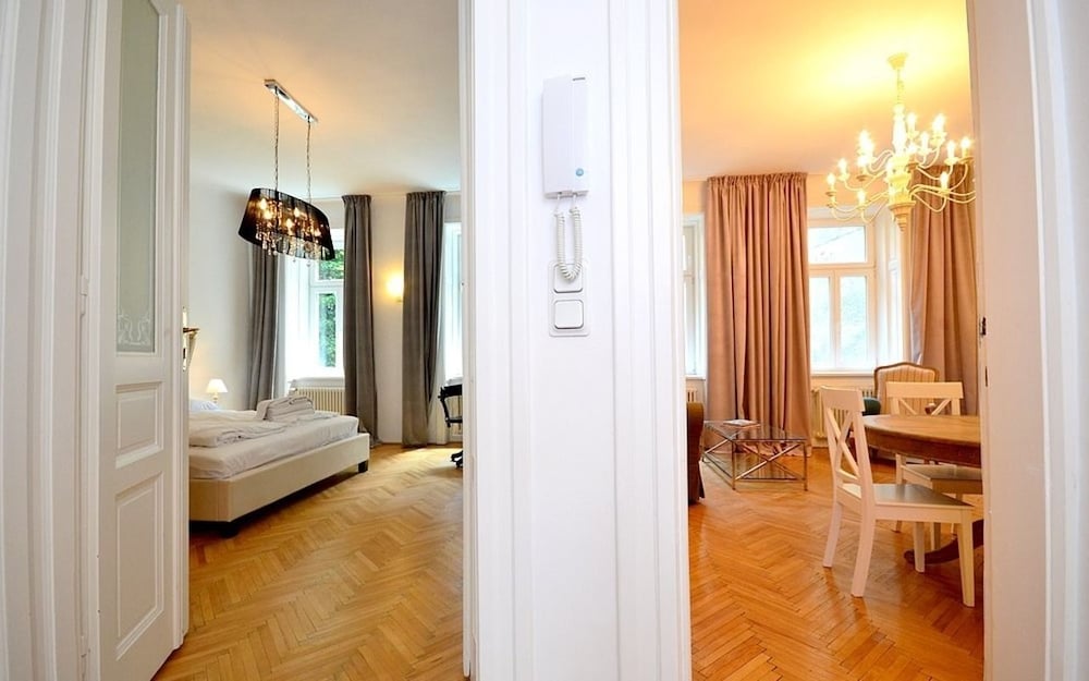 Apartment (2 Bedrooms)