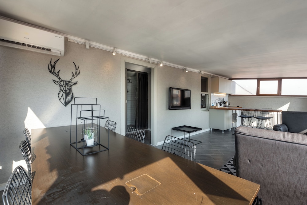 Panoramic Penthouse, City View photo 3