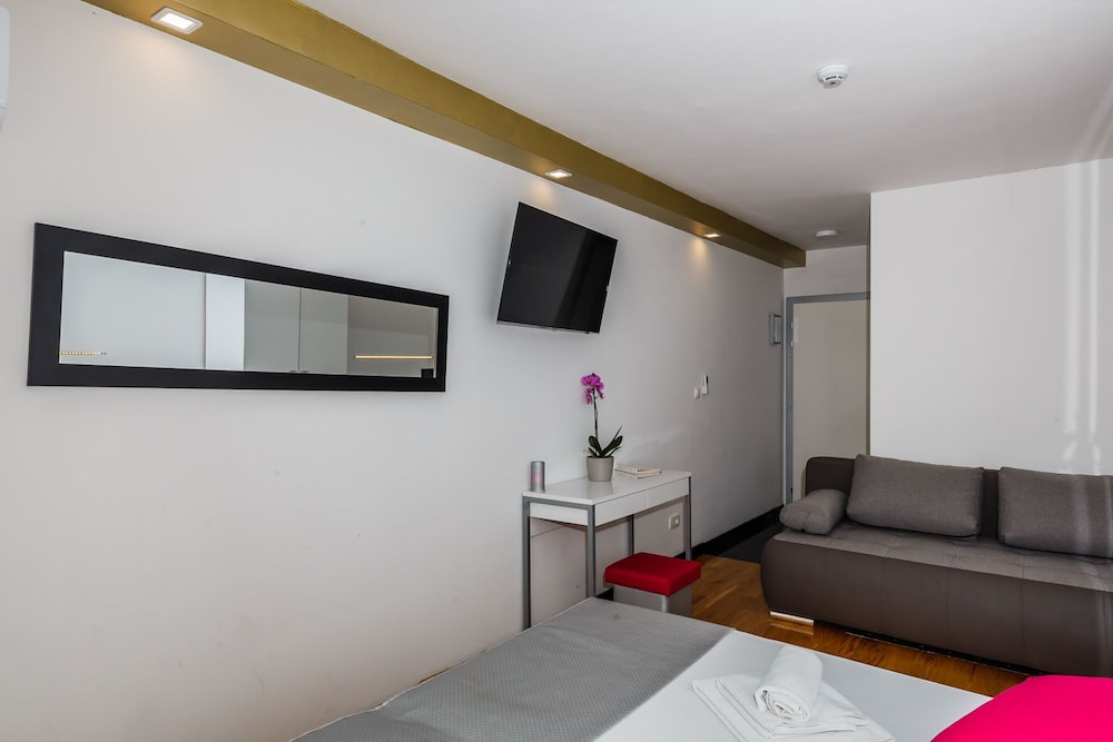 Standard Double Or Twin Room, 1 Bedroom, Partial Sea View photo 3