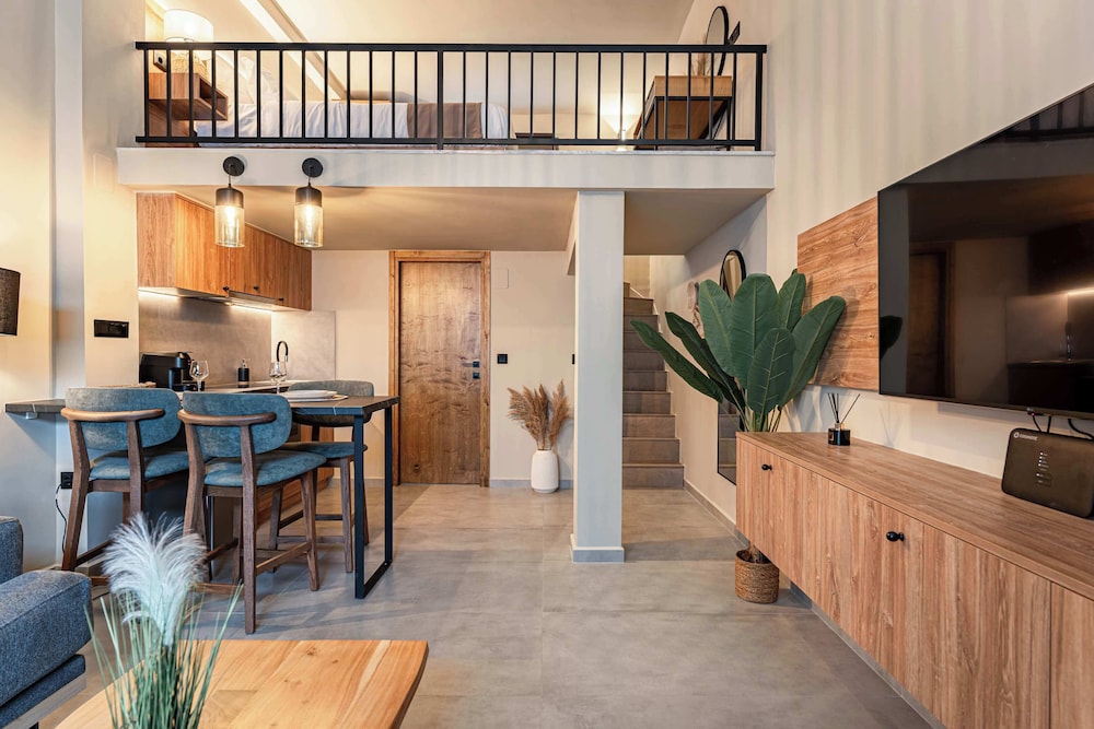 Deluxe Loft