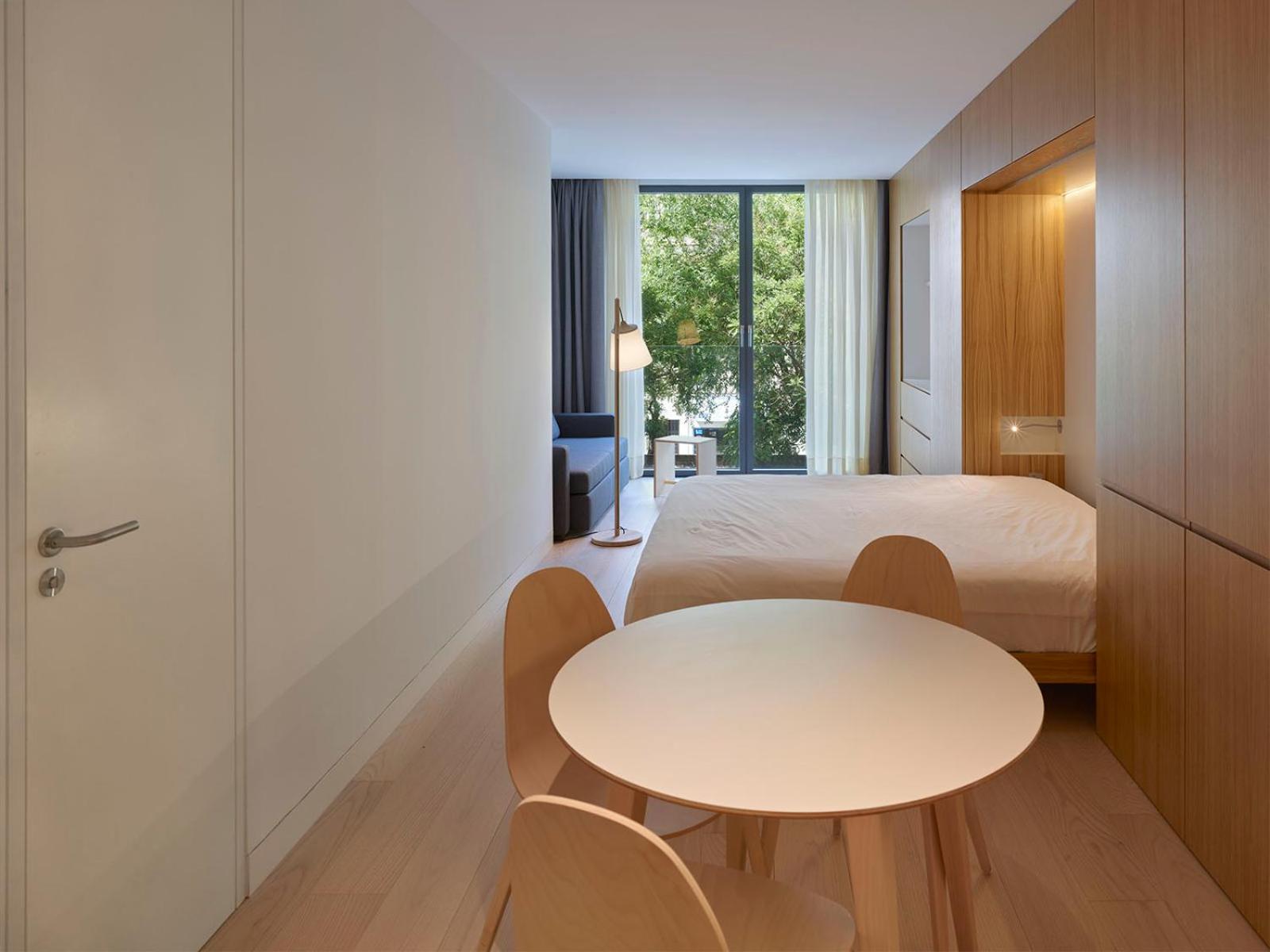 Studio Apartment - Photo 15