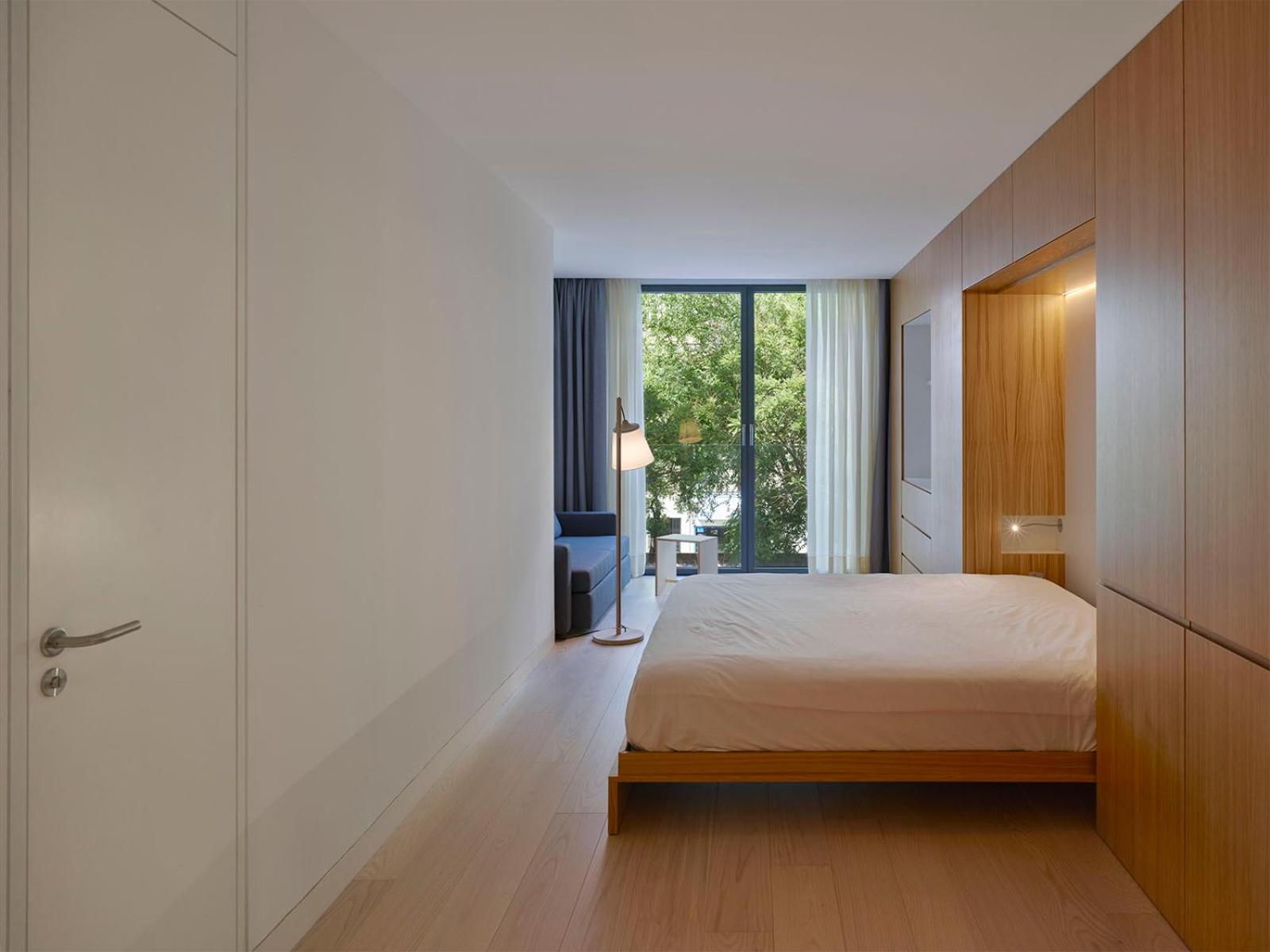 Studio Apartment - Photo 16