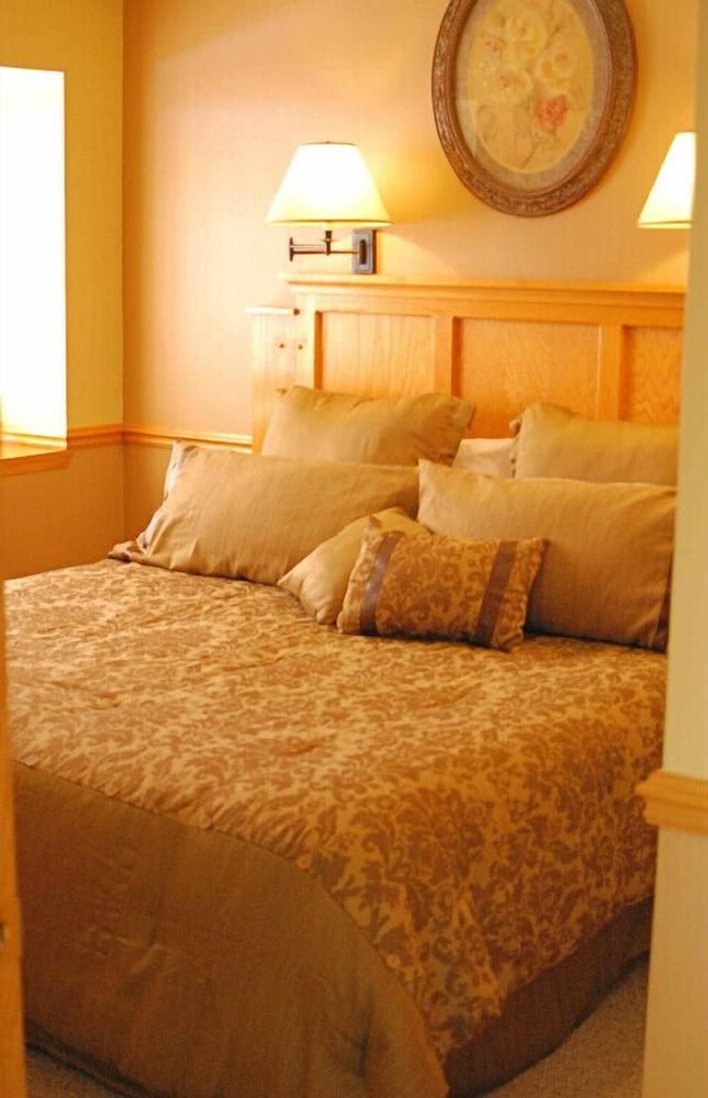 Suite, 2 Bedrooms photo 3