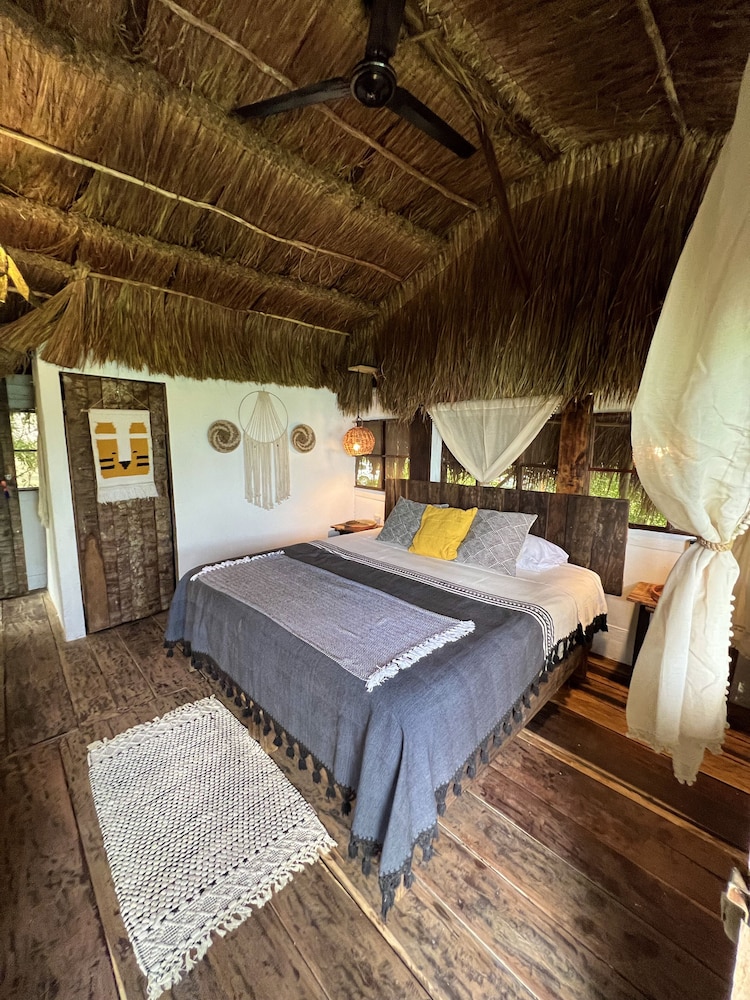 Superior Double Room, 1 King Bed, Partial Lake View, Lakeside photo 3