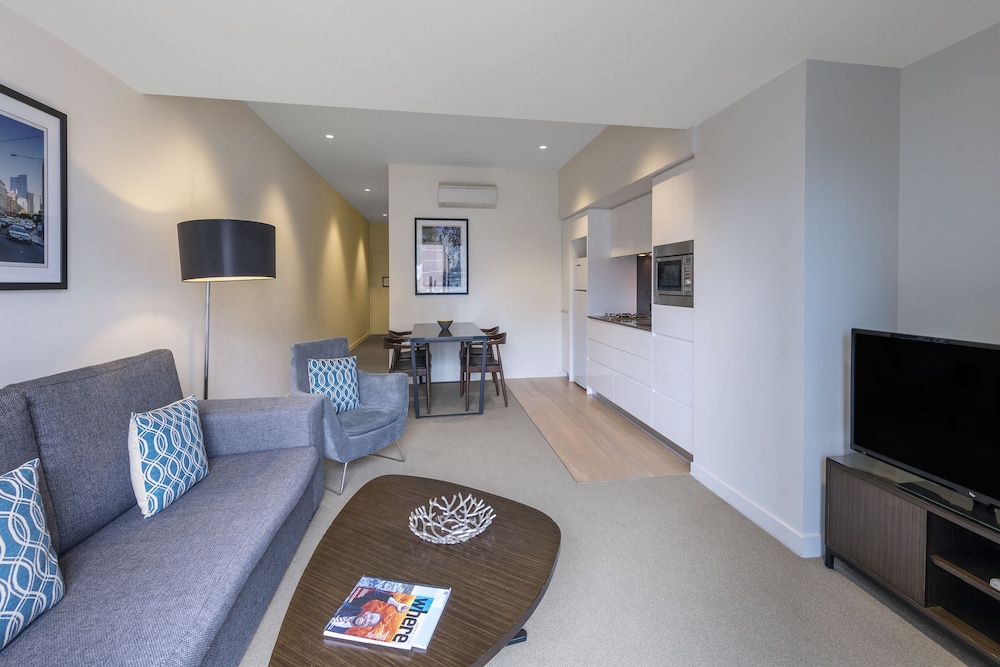 Deluxe Studio Apartment