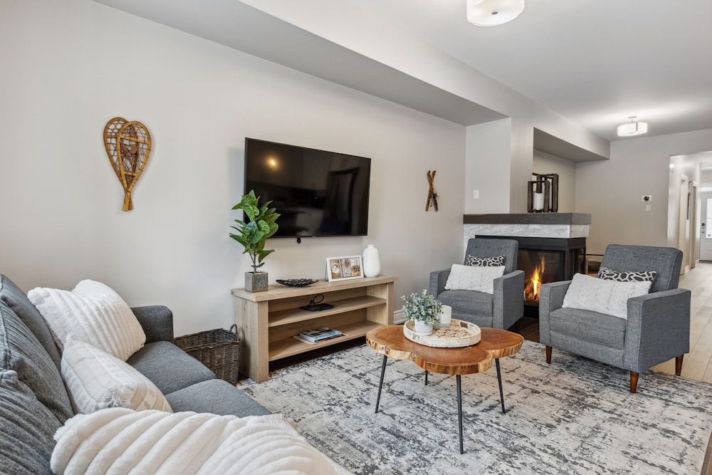 Design Townhome, 3 Bedrooms (41 Snowbridge - No Pets Allowed) photo 3