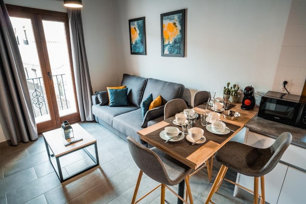 Deluxe Apartment