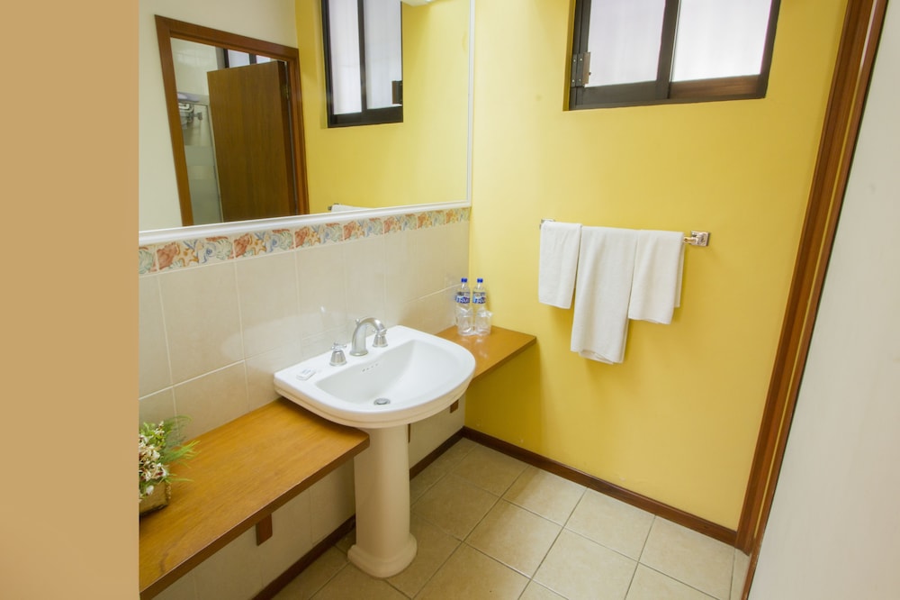 Standard Room - Photo 4