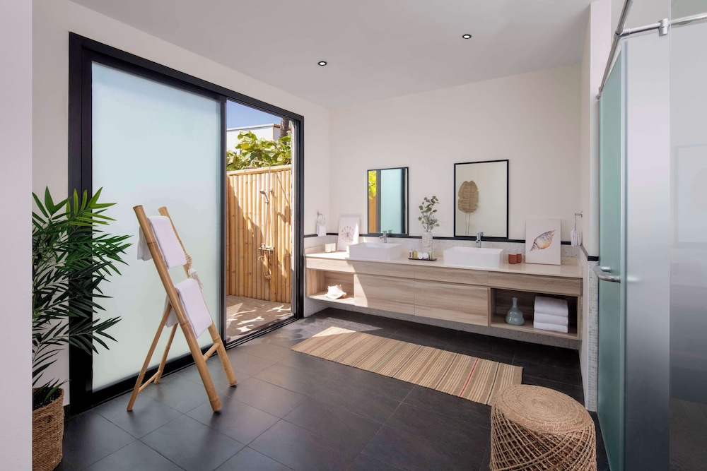 Junior Beach Access Suite photo 3