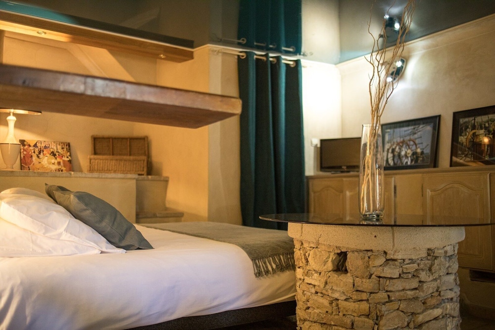 Deluxe Suite - Photo 4