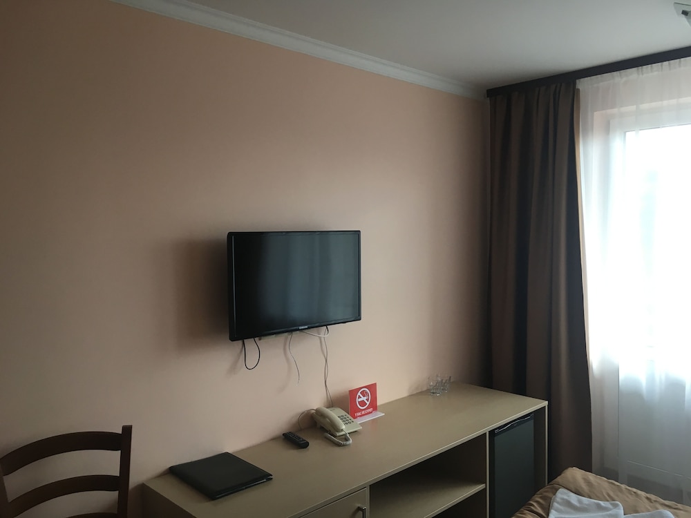 Family Room photo 3