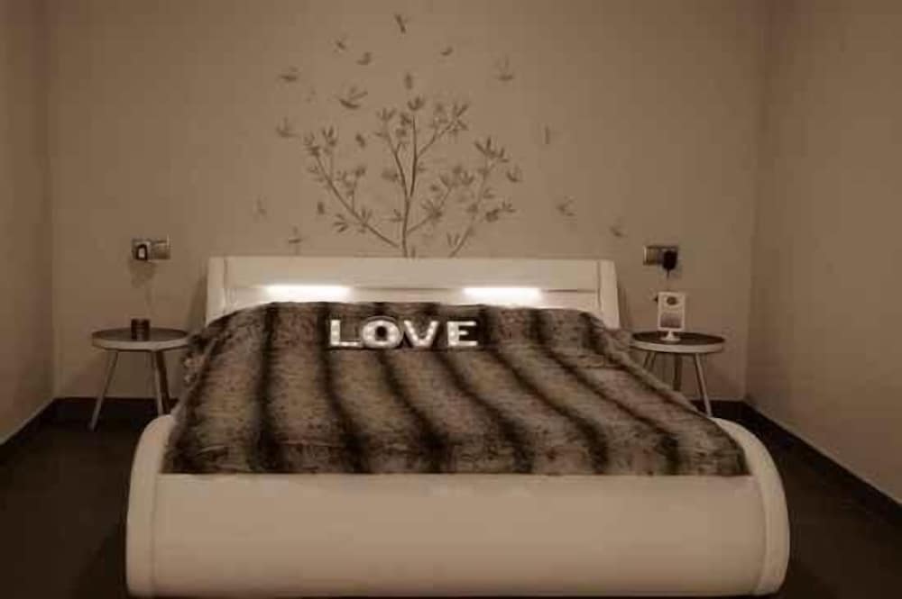 Double Room (with hot tub)
