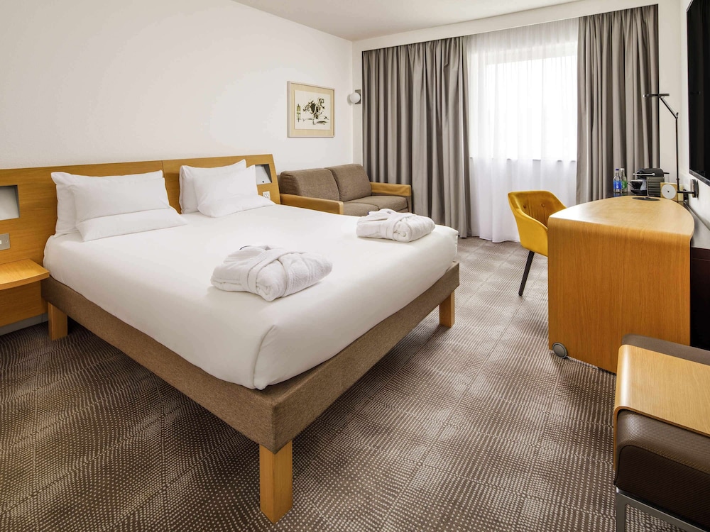 Executive Room, 1 Queen Bed with Sofa bed photo 3