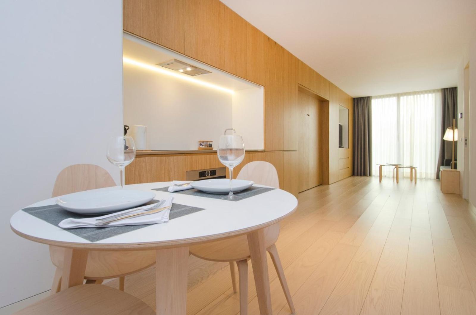 Studio Apartment - Photo 24