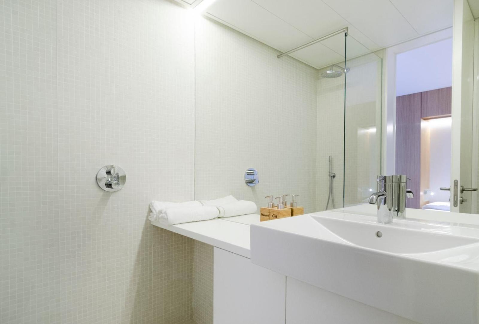 Studio Apartment - Photo 25