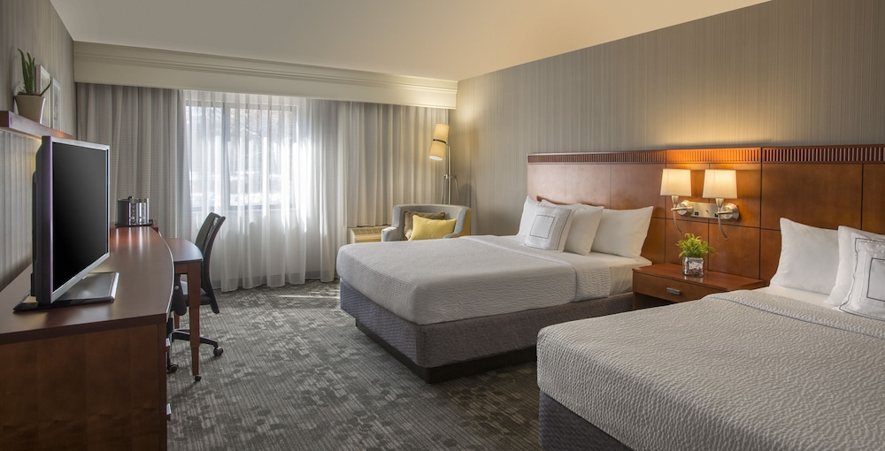 Room, 2 Queen Beds - Photo 2