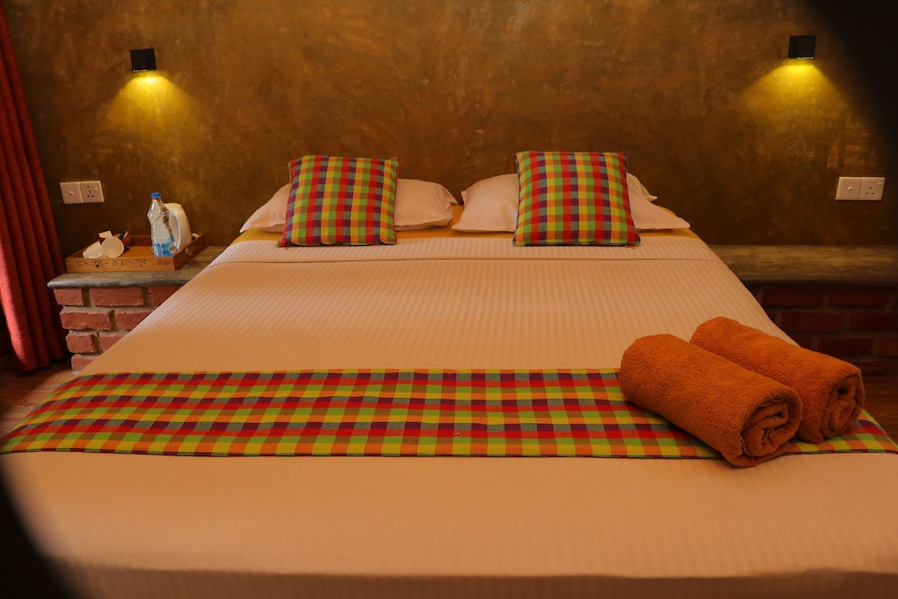 Deluxe Queen Room - Photo 8