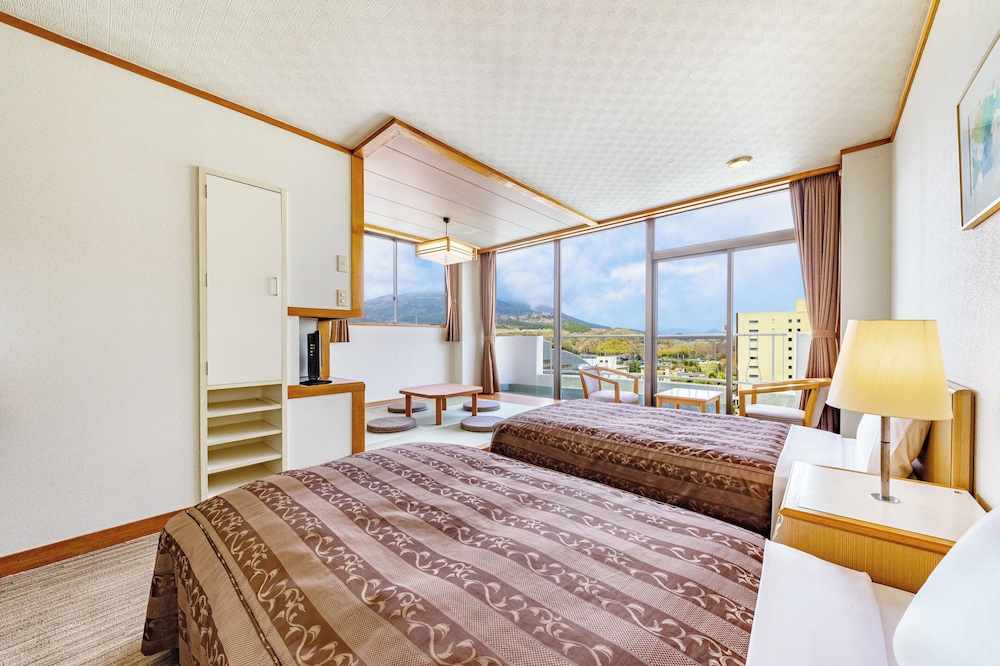Japanese-Western style Room B(With private bathroom)(Non-smoking) - Photo 1