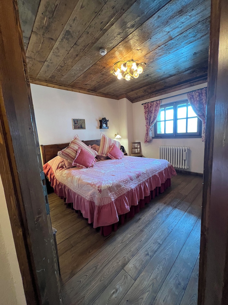 Standard Chalet photo 2