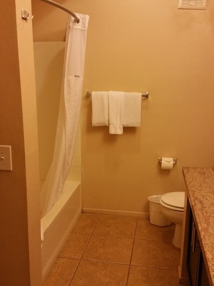 Deluxe Apartment, 2 Bedrooms - Photo 11