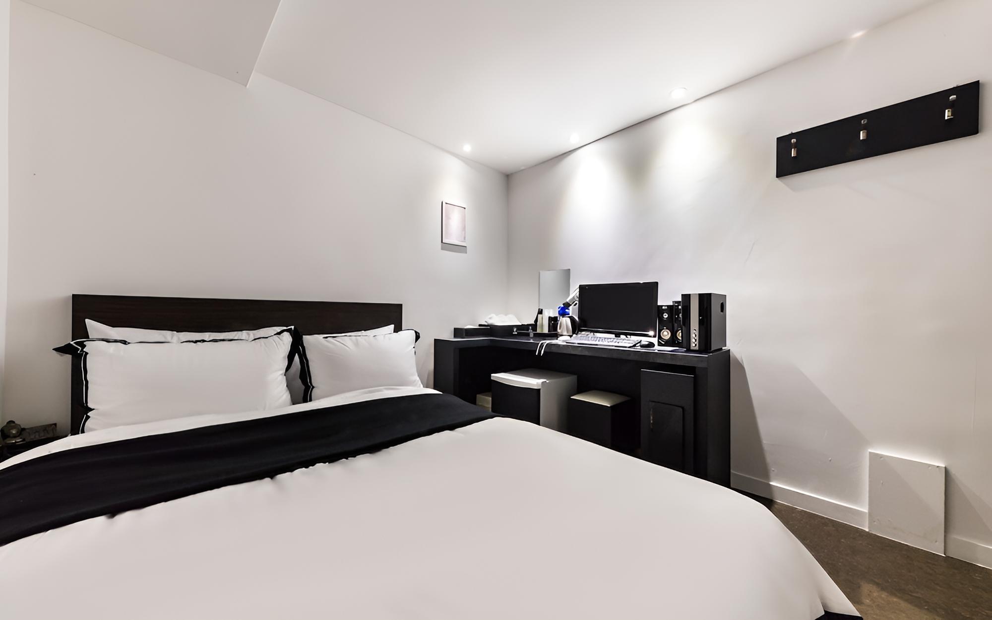 Room (Standard A) - Photo 2