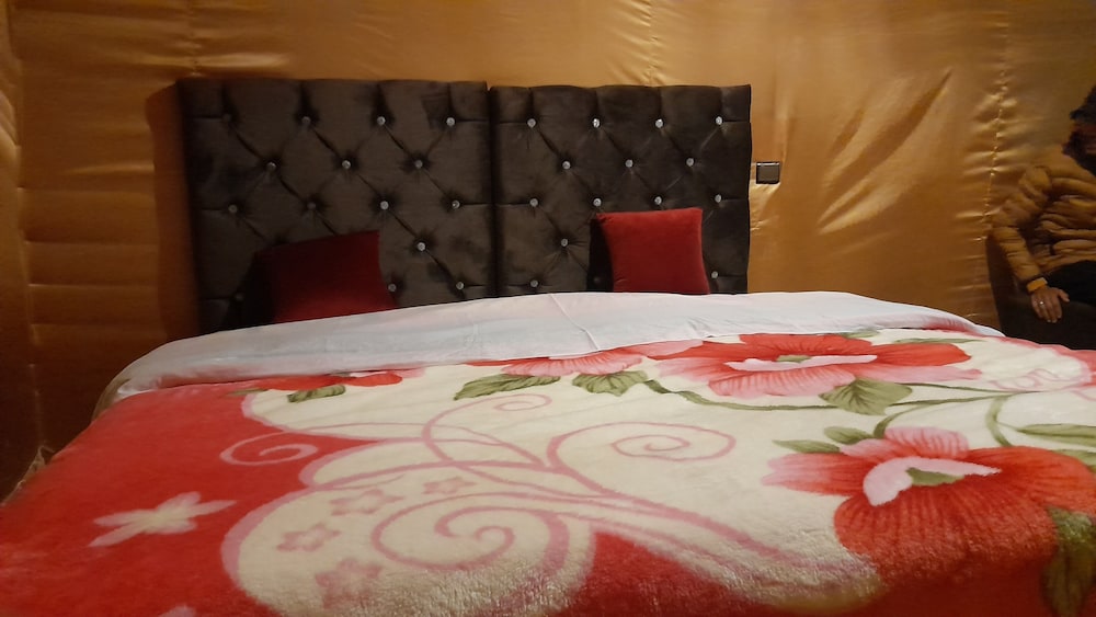 Luxury Tent, 2 Queen Beds, Non Smoking, Garden View photo 2