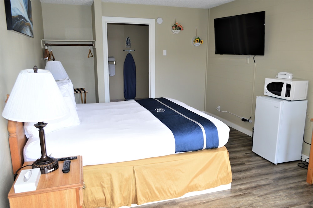 Studio 9 Fort Bragg, LLC., Photo 4