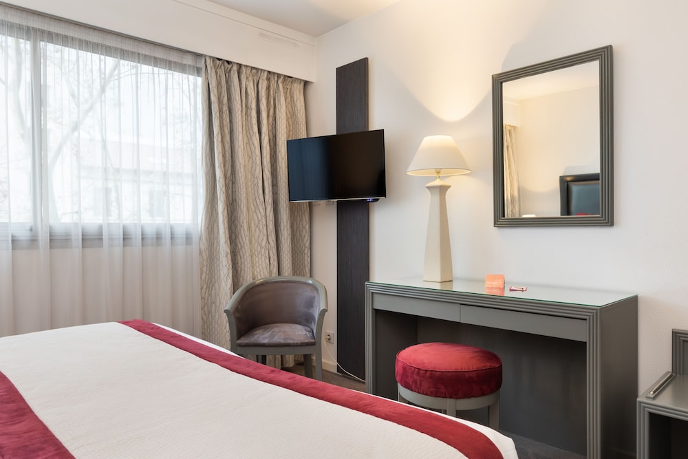 Standard Double or Twin Room (Courtyard View or City View)