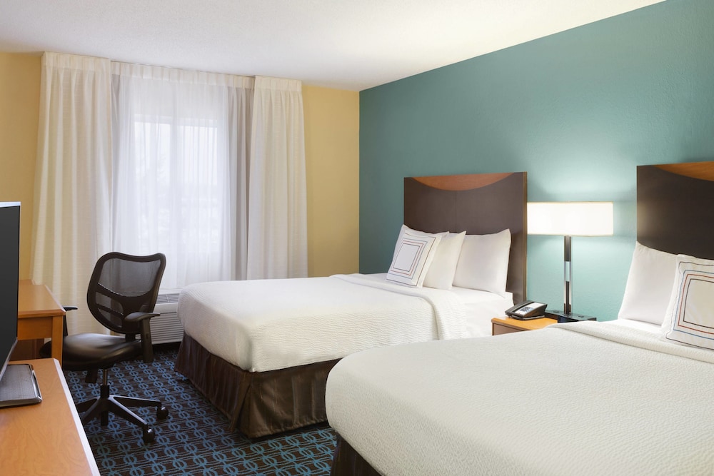 Room, 2 Queen Beds - Photo 1