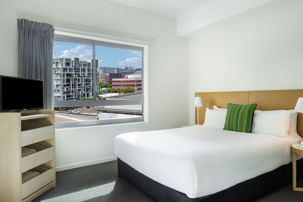 Room, City View - Photo 5
