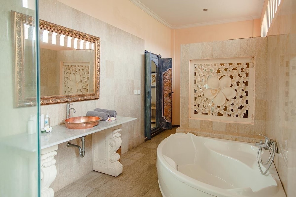 Luxury Double or Twin Room photo 3