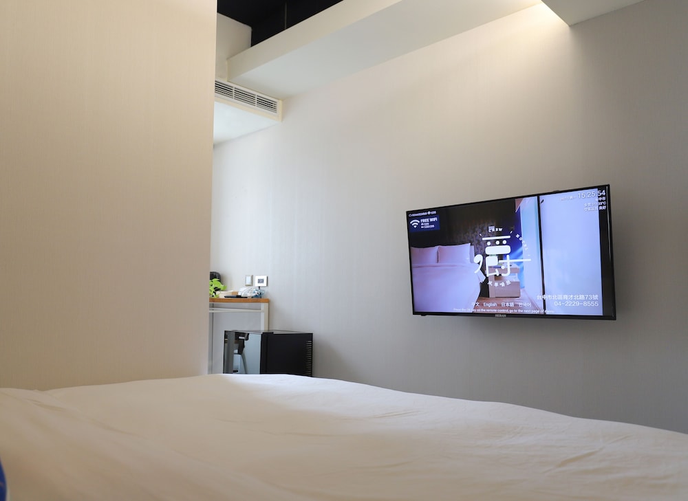 Deluxe Double Room, 1 King Bed, Balcony