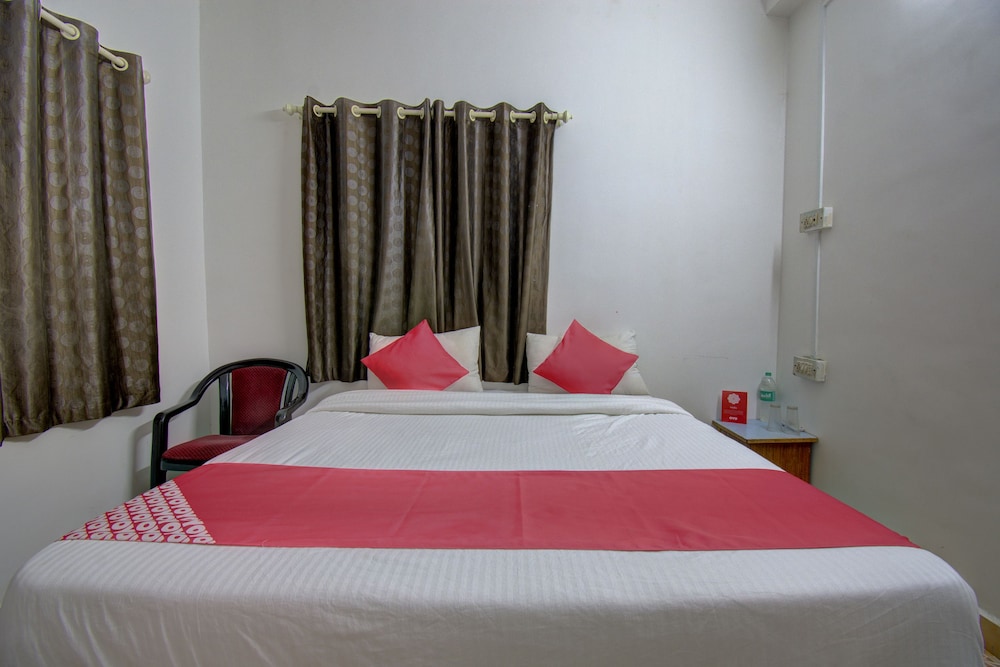 Single Room, 1 Queen Bed photo 1