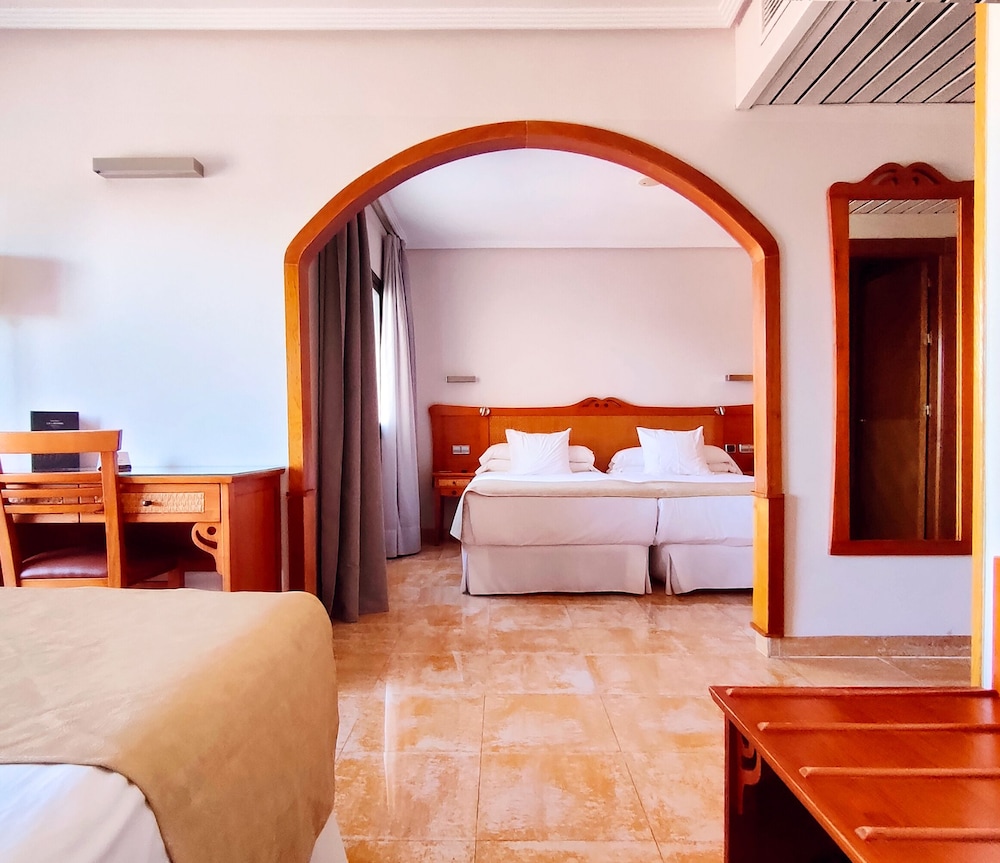 Family Suite - Photo 1