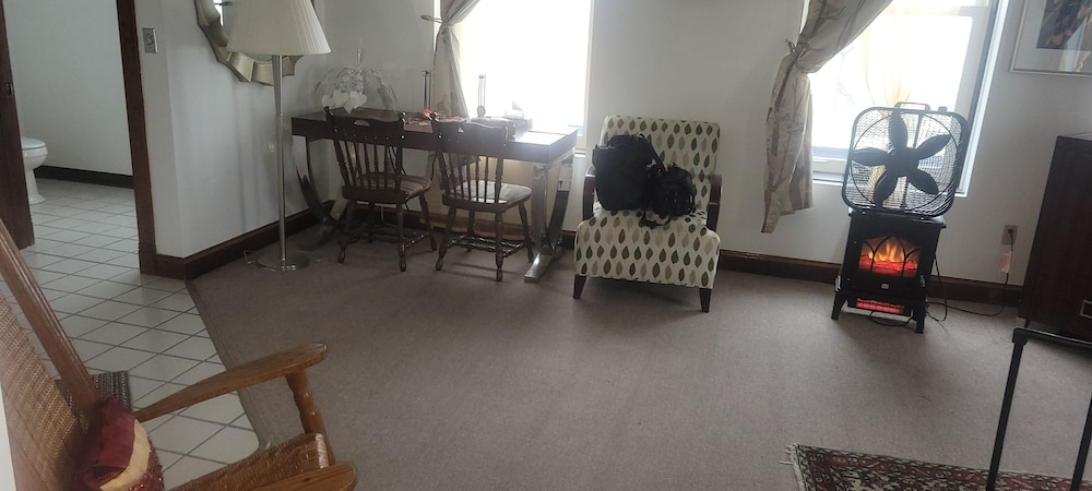 Elite Room, 1 King Bed, Lake View