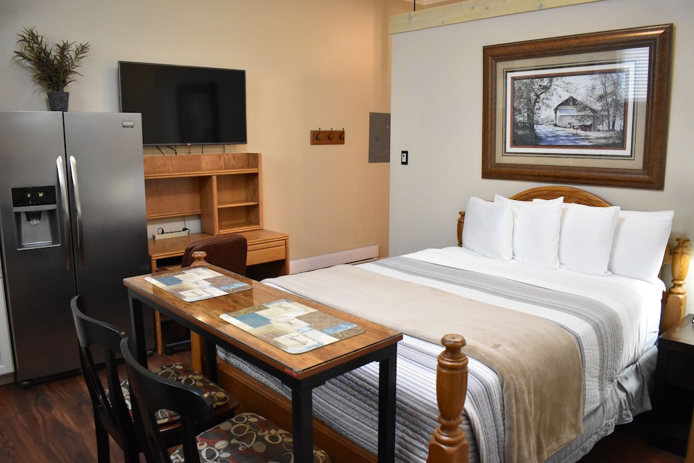 Comfort Studio, 1 Queen Bed, Kitchen photo 2