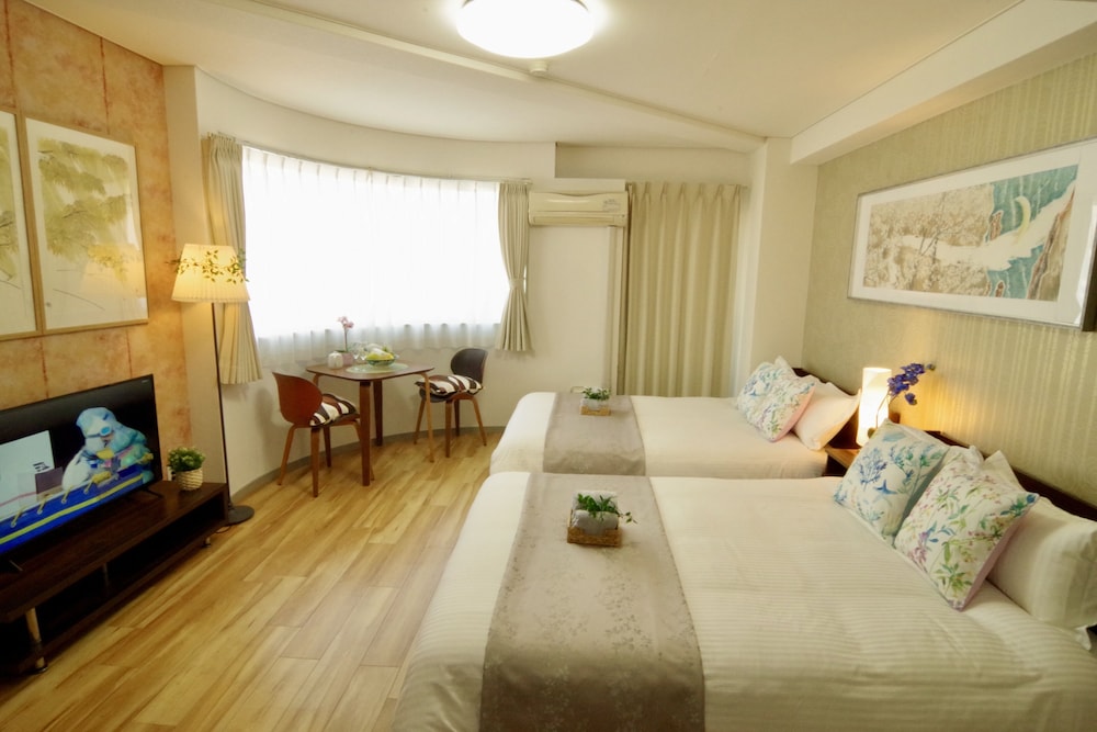 Room (602)