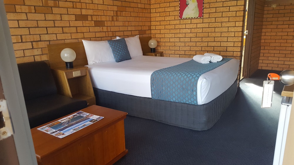 Standard Room, 1 Queen Bed, Accessible photo 1