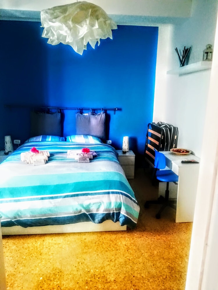 Deluxe Apartment photo 2