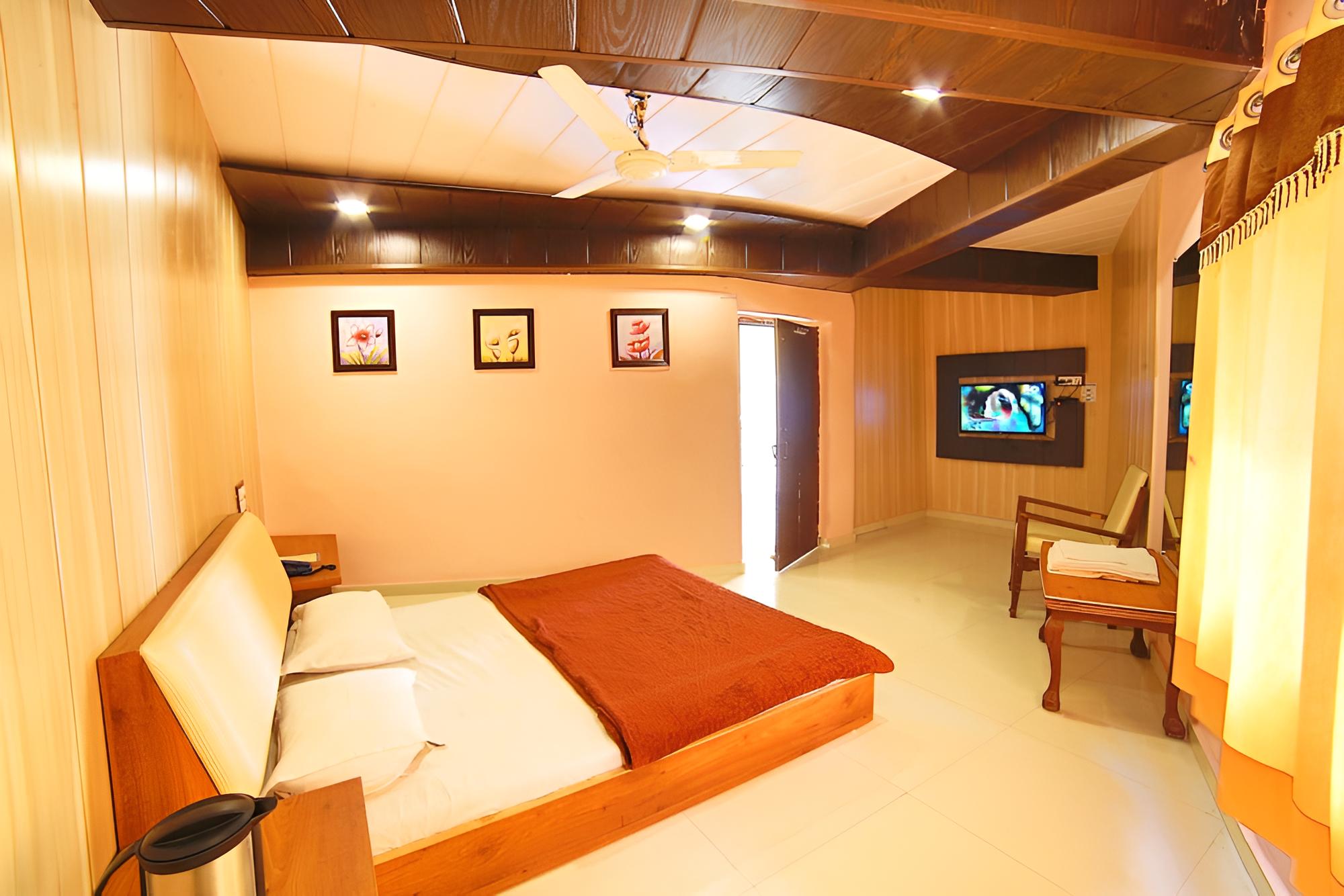 Deluxe Double Room, 1 Queen Bed photo 2